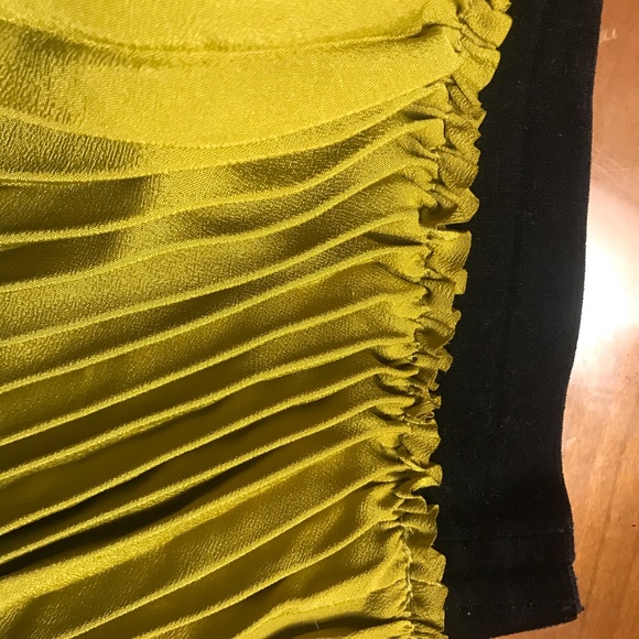 Zara Chartreuse Pleated Midi Skirt w/ Velvet Band - Picture 3 of 6